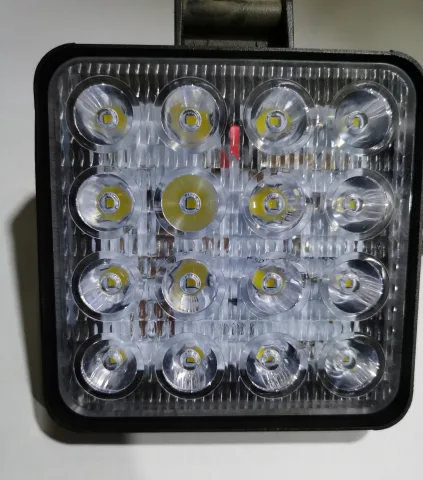 16 BULBS SQUARE OM
