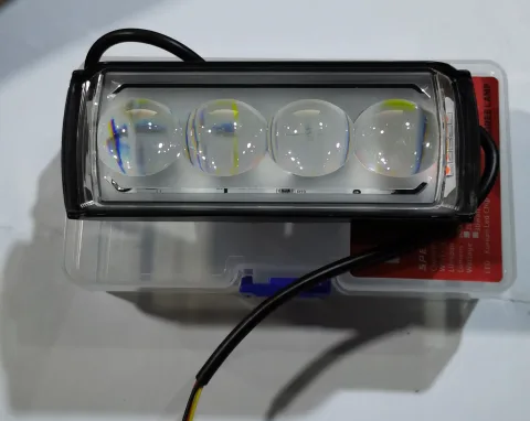 4 BULBS LIGHT ESTY
