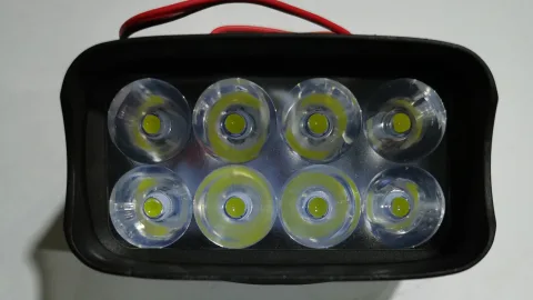8 BULBS LIGHT