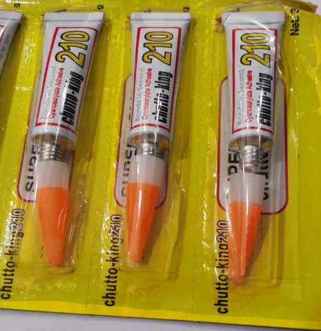 SUPER GLUE