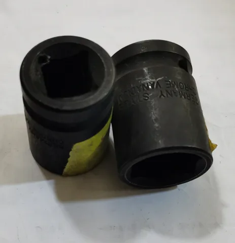 SOCKET NUT 17 AND 19