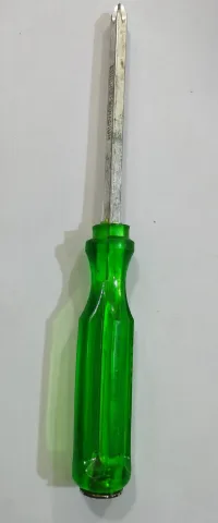 GREEN SCREW DRIVER