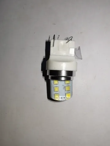 NEUTRAL LED BULB FLASHING